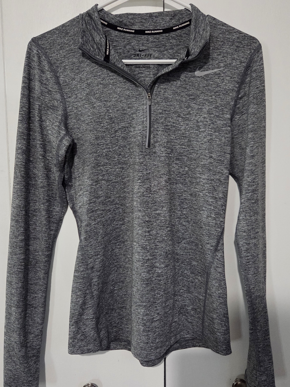 Nike Women's Heather Gray Dri-FIT Long-Sleeve Half-Zip Top